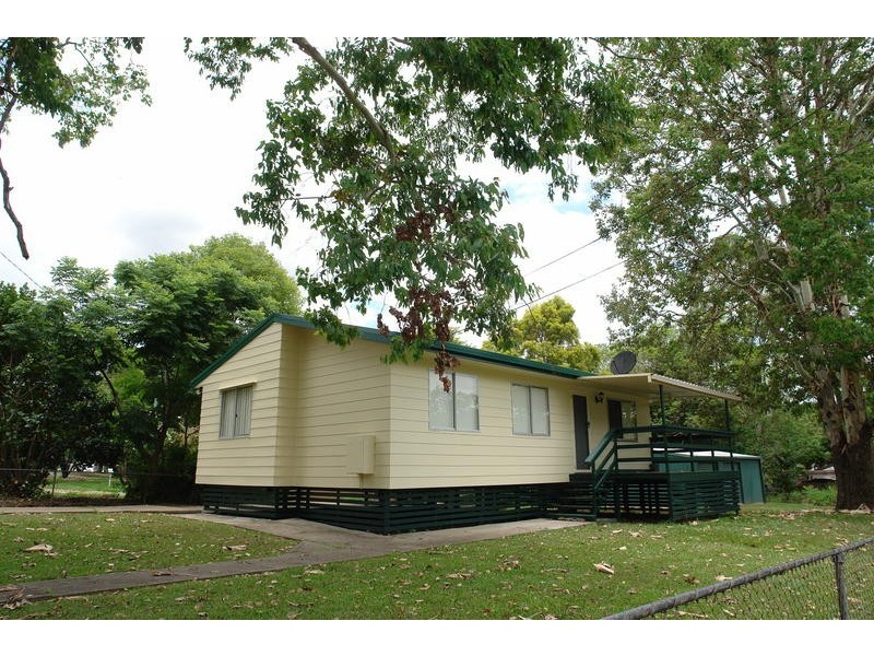 194 Brisbane Tce, Goodna QLD 4300